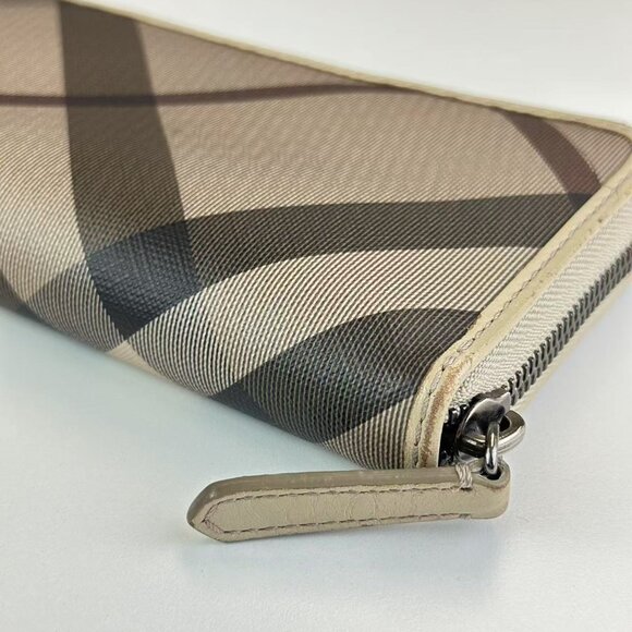 Burberry Signature Logo Wallet - Picture 6 of 7